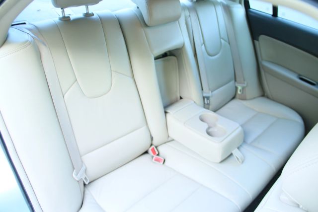 2011 Ford Fusion - Image 18