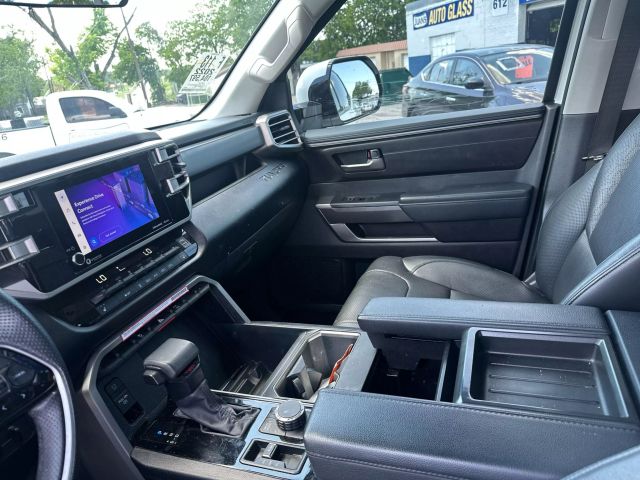 2022 Toyota Tundra Crewmax - Image 8
