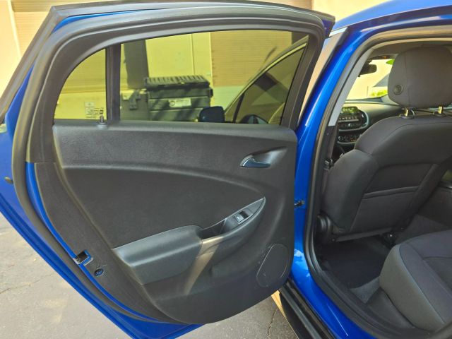 2017 Chevrolet Volt - Image 37
