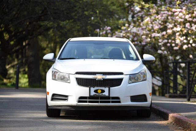2012 Chevrolet Cruze - Image 21