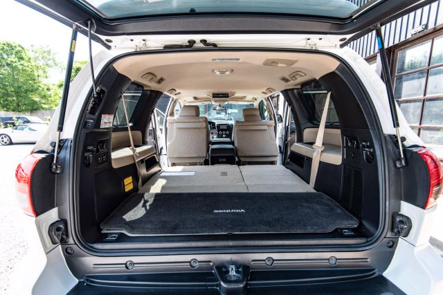 2014 TOYOTA SEQUOIA SUV WHITE AUTOMATIC - Auto Masters of Carolinas