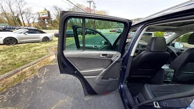2012 Volkswagen Tiguan - Image 13