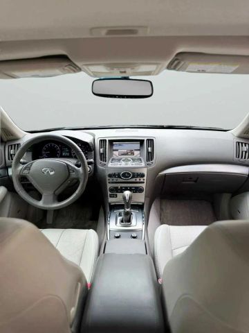 2011 Infiniti G - Image 23