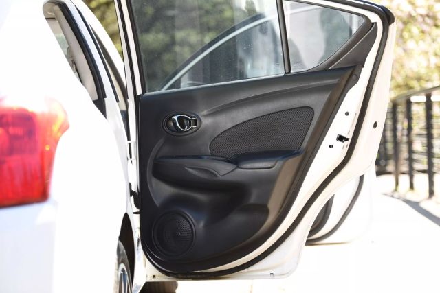 2018 Nissan Versa - Image 16