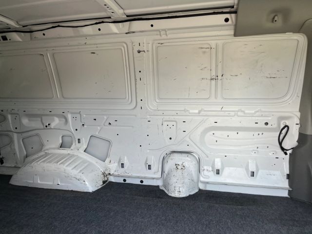 2005 Ford E150 Super Duty Cargo - Image 43