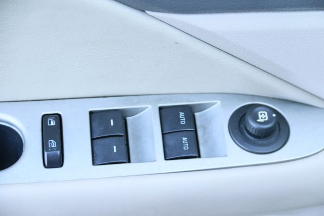 2011 Ford Fusion - Image 13