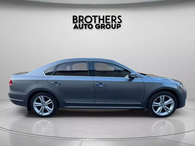 2014 Volkswagen Passat - Image 10