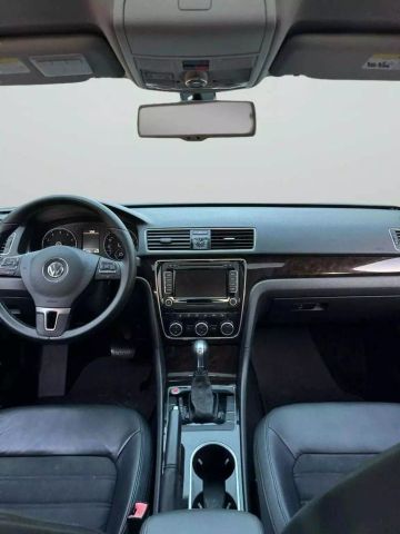 2014 Volkswagen Passat - Image 30