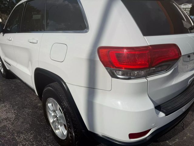 2017 Jeep Grand Cherokee - Image 12