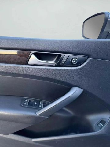 2014 Volkswagen Passat - Image 16