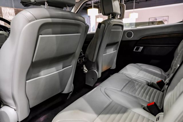 2017 Land Rover Discovery Hse Luxury Sport Utility 4d - Image 42