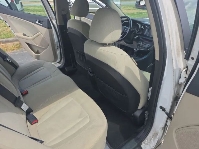 2012 Kia Optima - Image 17