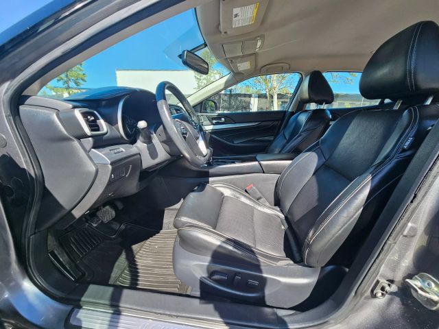 2018 Nissan Maxima - Image 13