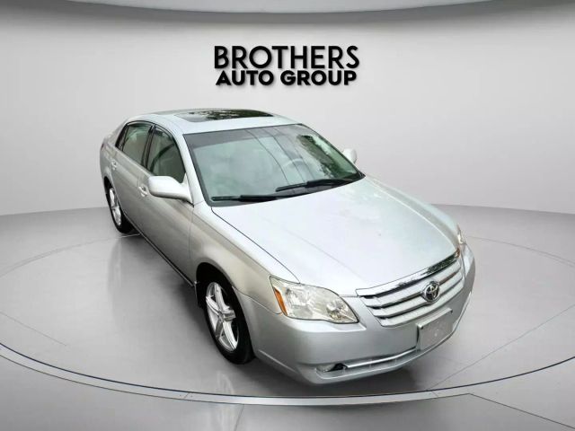 2007 Toyota Avalon - Image 1