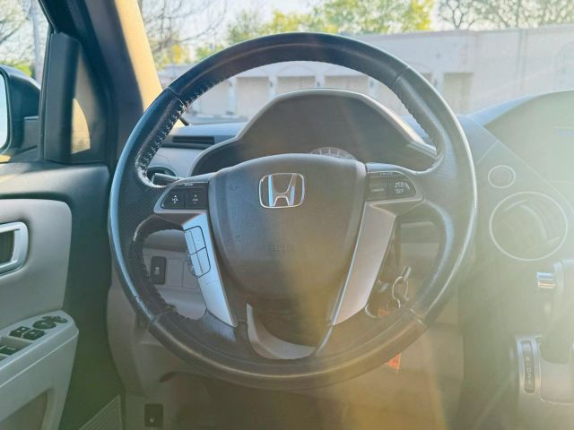 2014 Honda Pilot - Image 28