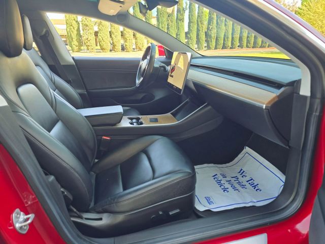 2018 Tesla Model 3 - Image 24