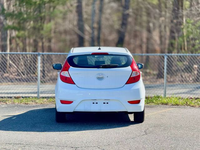 2016 Hyundai Accent Se Hatchback 4d - Image 7