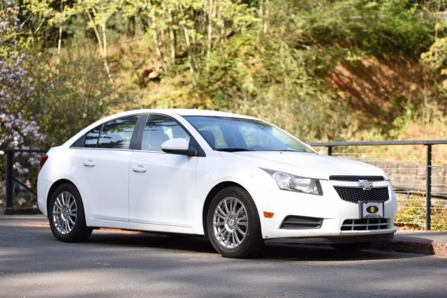 2012 Chevrolet Cruze - Image 20