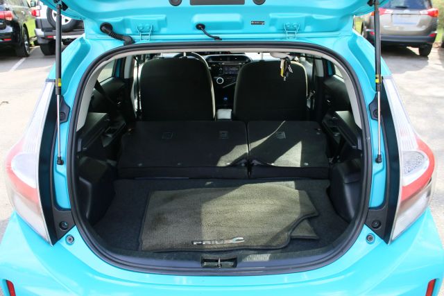 2018 Toyota Prius C - Image 32