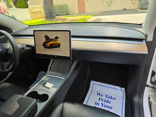 2022 Tesla Model Y - Image 23