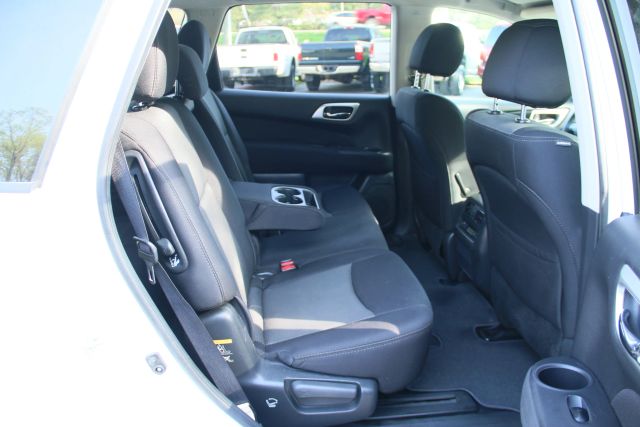 2017 Nissan Pathfinder - Image 21