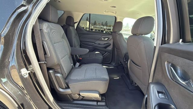 2021 Chevrolet Traverse - Image 17