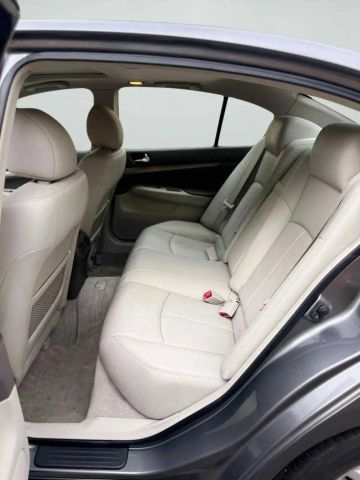 2011 Infiniti G - Image 15