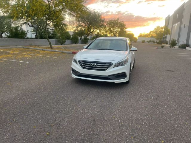 2015 Hyundai Sonata - Image 13