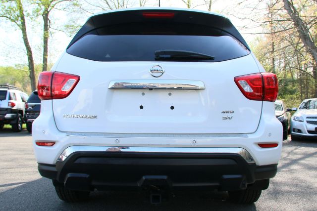 2017 Nissan Pathfinder - Image 6