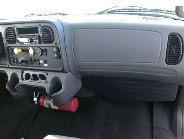 2019 Freightliner M2 106 - Image 7