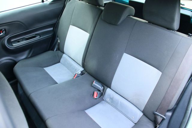 2018 Toyota Prius C - Image 25