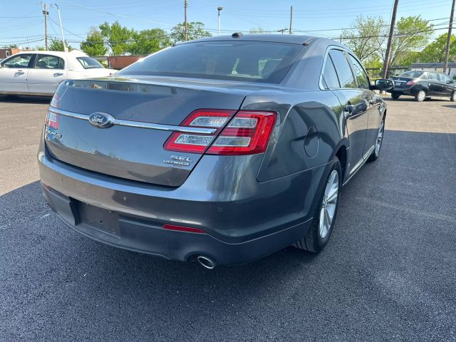 2016 Ford Taurus - Image 4
