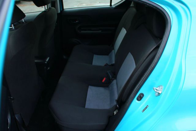 2018 Toyota Prius C - Image 21