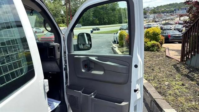 2015 Chevrolet Express 2500 Cargo - Image 10