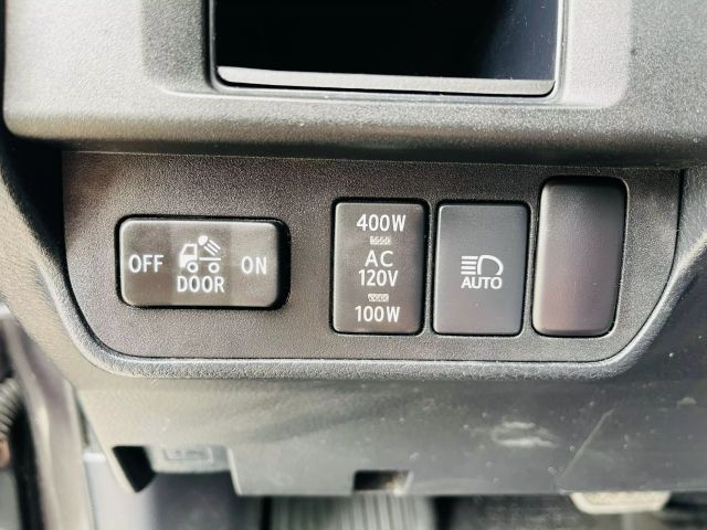 2018 Toyota Tacoma Double Cab - Image 31
