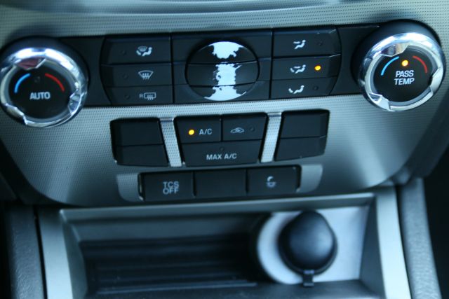2011 Ford Fusion - Image 26