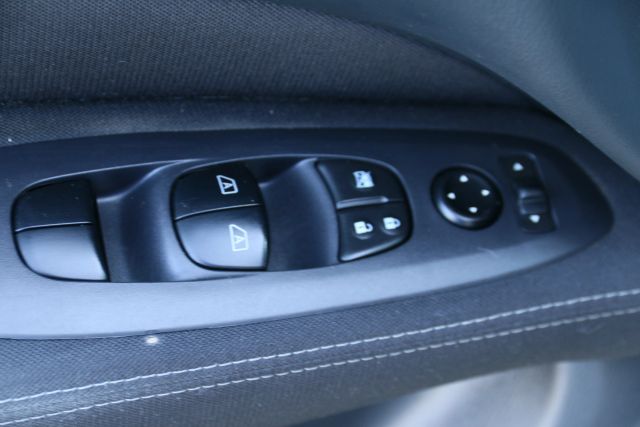2017 Nissan Pathfinder - Image 11