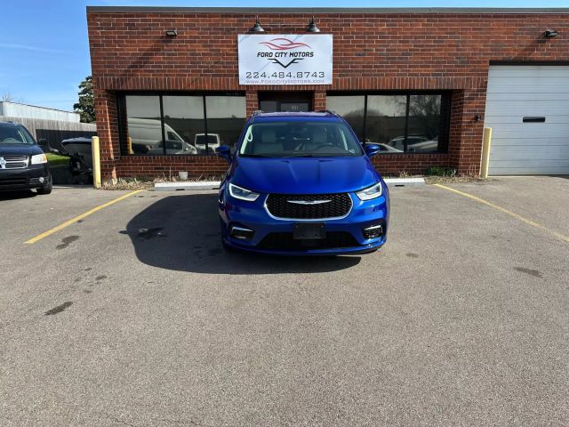 Used 2021 Chrysler Pacifica Touring L with VIN 2C4RC1BG7MR588165 for sale in Elgin, IL