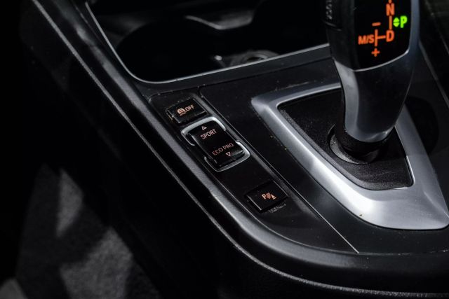 2018 Bmw 3 Series 320i Xdrive Sedan 4d - Image 22
