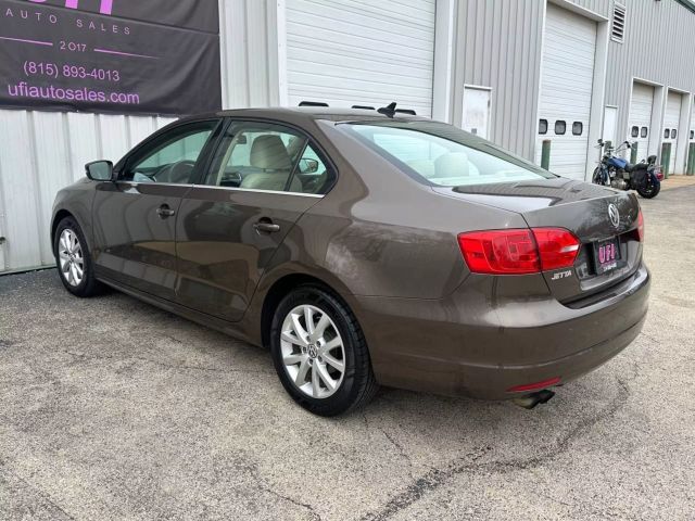 2014 Volkswagen Jetta - Image 13