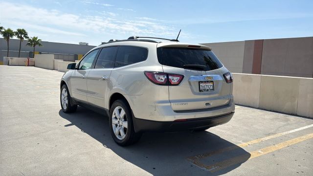 2017 Chevrolet Traverse - Image 5
