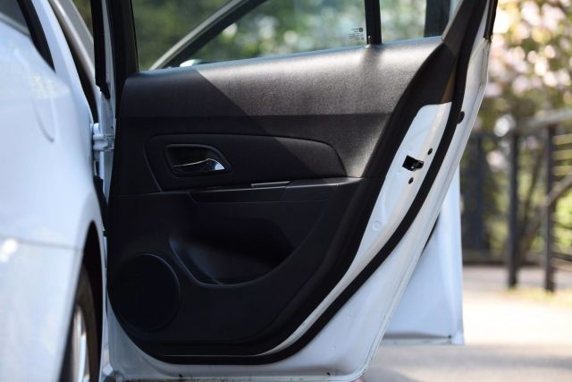2012 Chevrolet Cruze - Image 11