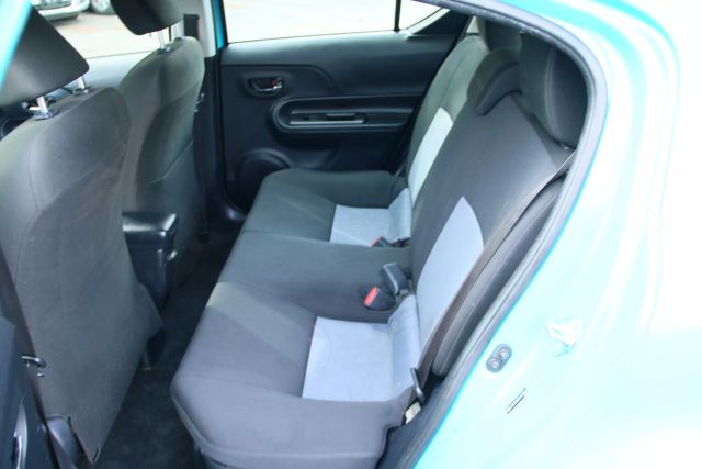 2018 Toyota Prius C - Image 22