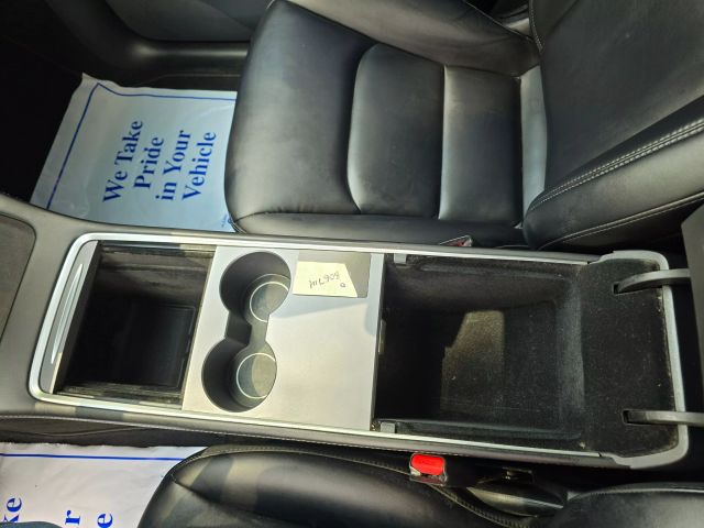 2022 Tesla Model Y - Image 19