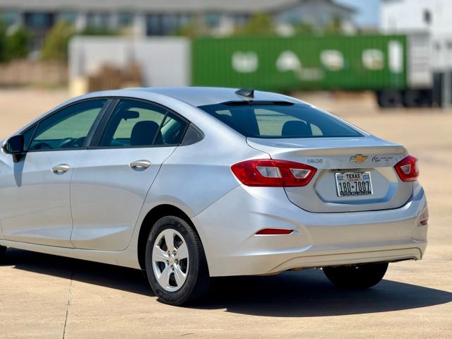 2016 Chevrolet Cruze - Image 10