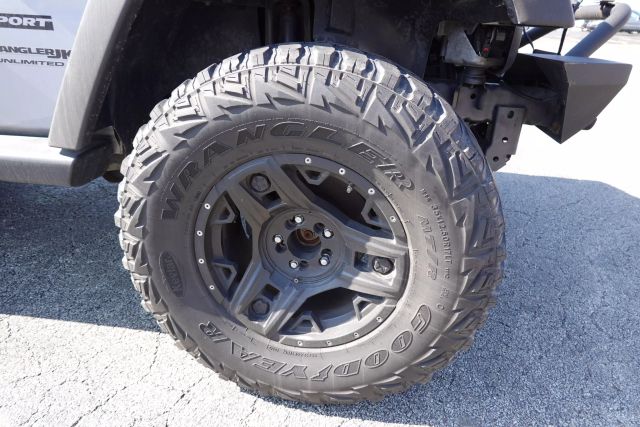 2018 Jeep Wrangler Unlimited - Image 13