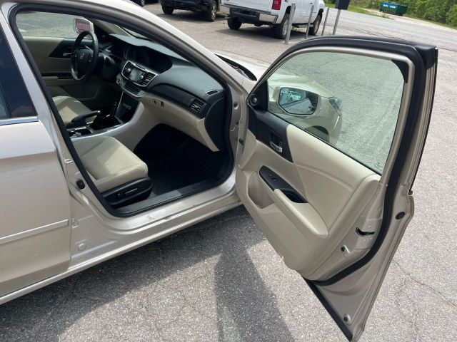 2015 Honda Accord - Image 17