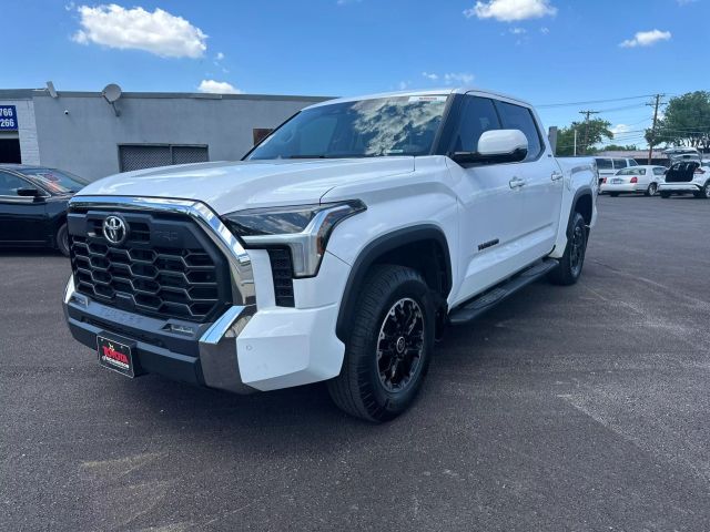 2022 Toyota Tundra Crewmax - Image 3