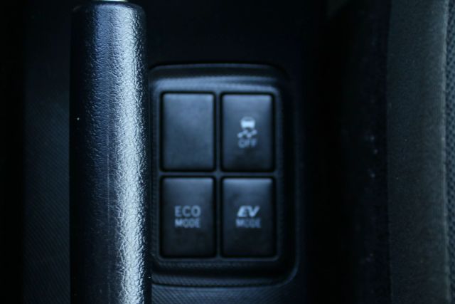 2018 Toyota Prius C - Image 62