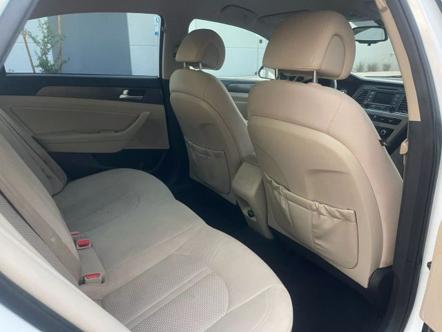 2015 Hyundai Sonata - Image 20